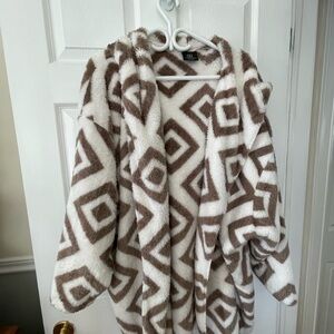 Geometric Patterned Cardigan in Cream and Brown
